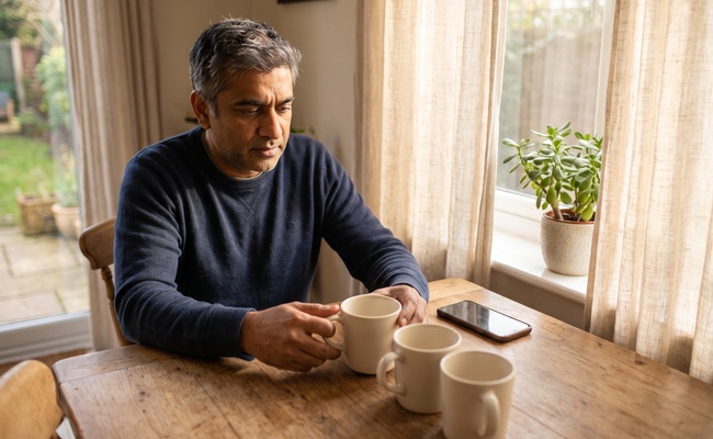 An adult taxpayer compares payment timelines before setting up an IRS payment plan.